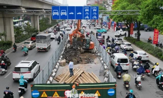 Hà Nội yêu cầu đẩy tiến độ các dự án chống ngập, dỡ rào chắn trên nhiều tuyến phố trung tâm trước 30/4