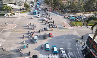 Phương tiện đi lại ra sao sau khi nút giao Lê Văn Lương - Nguyễn Tuân được mở rộng?