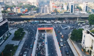 Hà Nội yêu cầu sớm xử lý các vết nứt tại hầm chui nút Lê Văn Lương