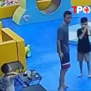 NÓNG 17/10: Triệu tập người đàn ông tát cháu bé 8 tuổi ở khu vui chơi phường Bồ Đề
