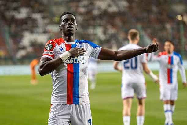 Sarr ghi bàn nhanh nhất Conference League, Crystal Palace áp sát chung kết châu Âu