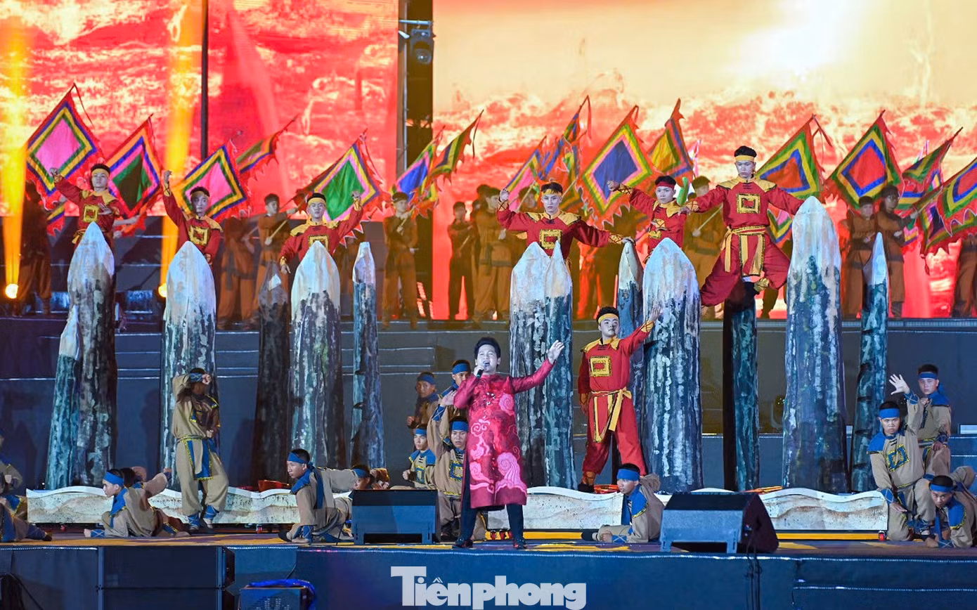 tp-quoc-nam-le-hoi-hoa-phuong-do-4.jpg