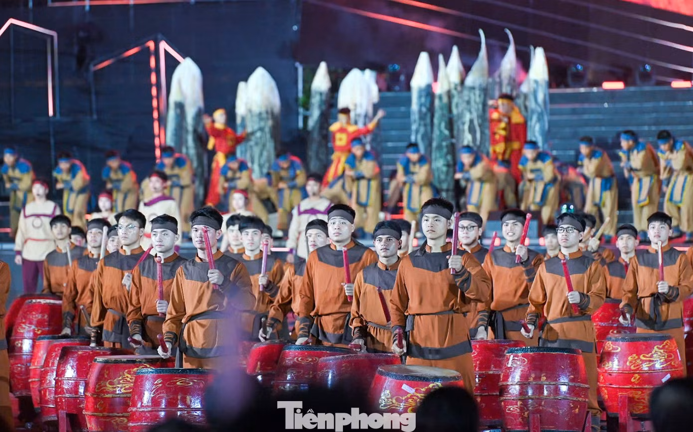 tp-quoc-nam-le-hoi-hoa-phuong-do-3.jpg