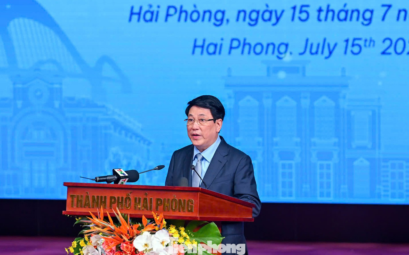 Chủ tịch nước Lương Cường phát biểu tại hội nghị. tp-hai-phong5.jpg