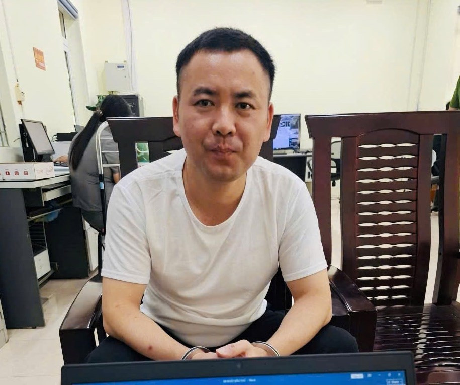 Đối tượng Phạm Văn Nhất tại cơ quan công an. 010906ea-d008-4ea4-a259-776221c682f5.jpg