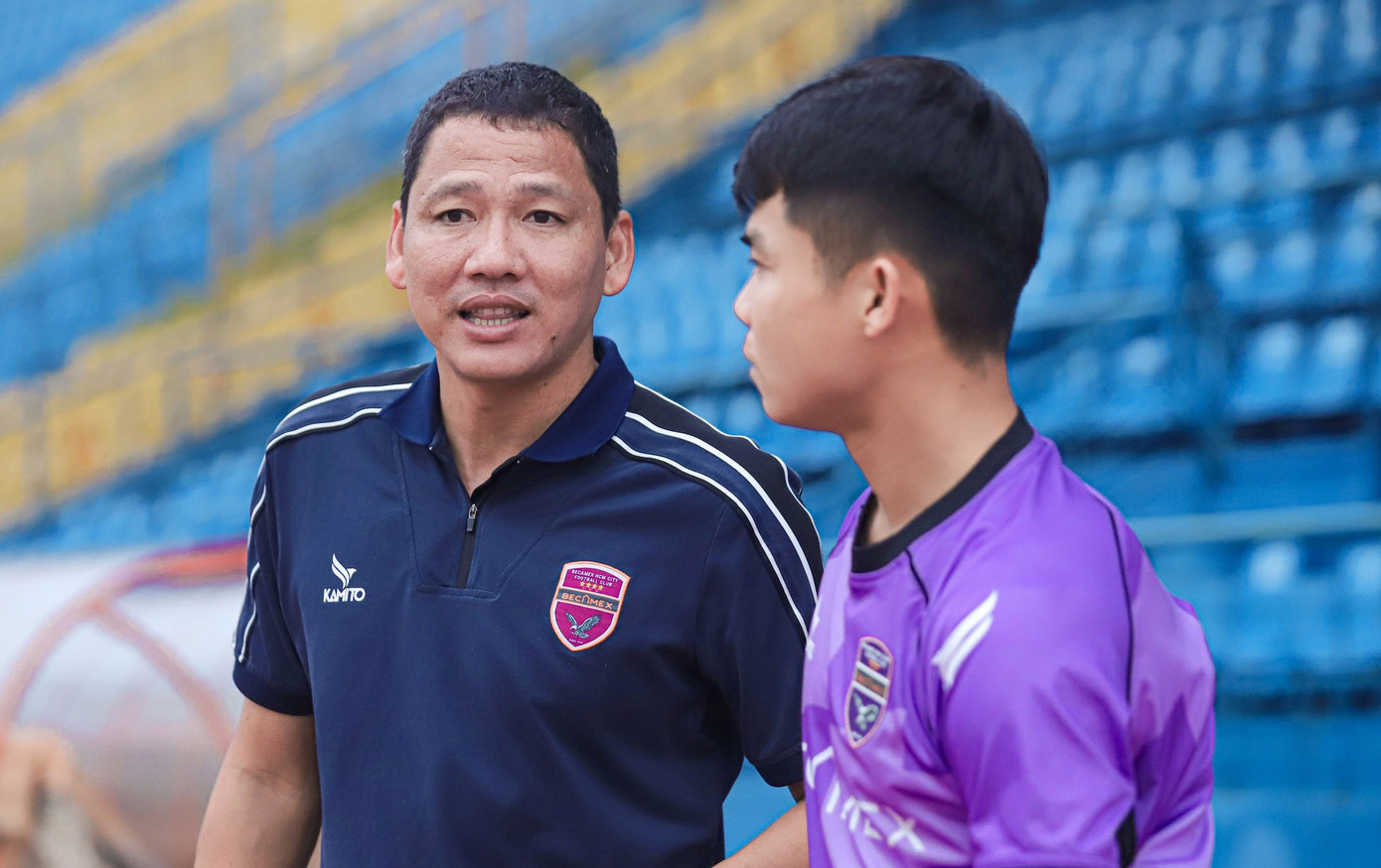 Coach Anh Duc និង Becamex HCMC ចាញ់ 5 ប្រកួតចុងក្រោយ becamex-tphcm-3.jpg