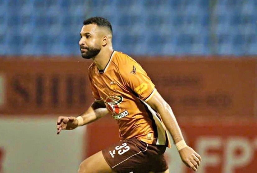 jairo-hagl-17279596964871825864685-32-0-504-902-crop-1727961061131602501352.jpg