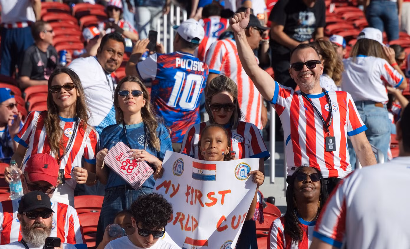 inside-01-fans-turkey-paraguay-world-cup-copy.jpg
