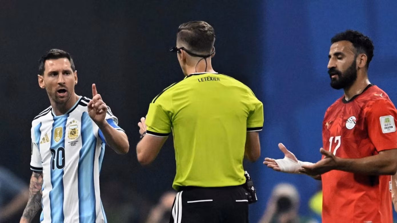 u5mqib7g-messi-referee-625x300-08-july-26.jpg