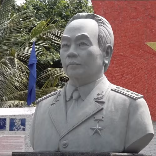 Trường Sa và khoảnh khắc xúc động dưới tượng đài Đại tướng Võ Nguyên Giáp