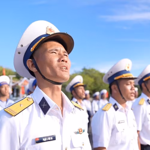 Duyệt đội ngũ bên cột mốc chủ quyền Trường Sa, 10 lời thề vang dội biển trời