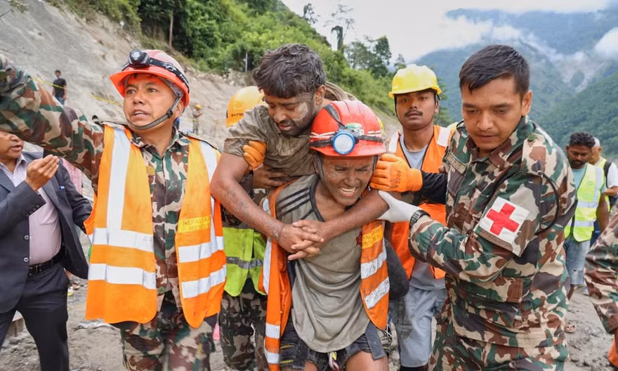 Việt Nam viện trợ khẩn cấp 300.000 USD giúp Nepal khắc phục hậu quả thiên tai