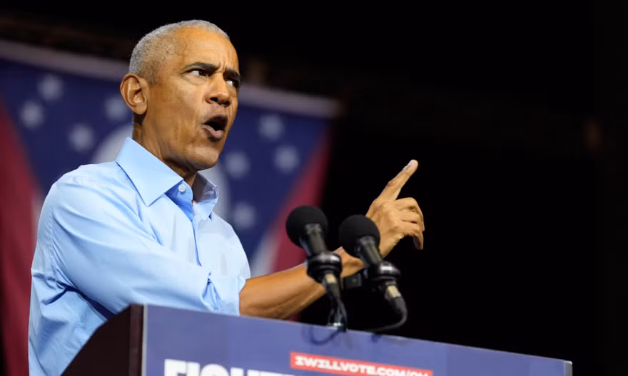 Tổng thống Trump dốc sức giữ quyền lực, ông Obama tung đòn phản công