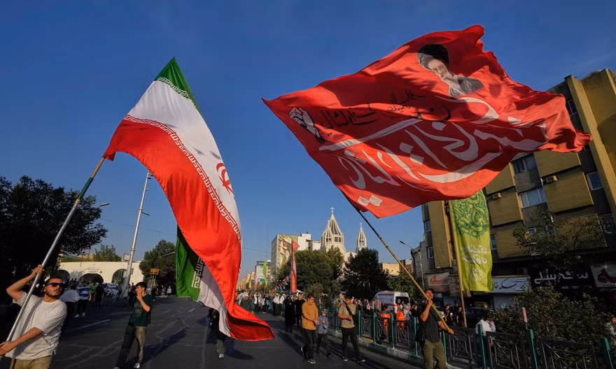 Mỹ bất ngờ tấn công Iran, Tehran lập tức đáp trả
