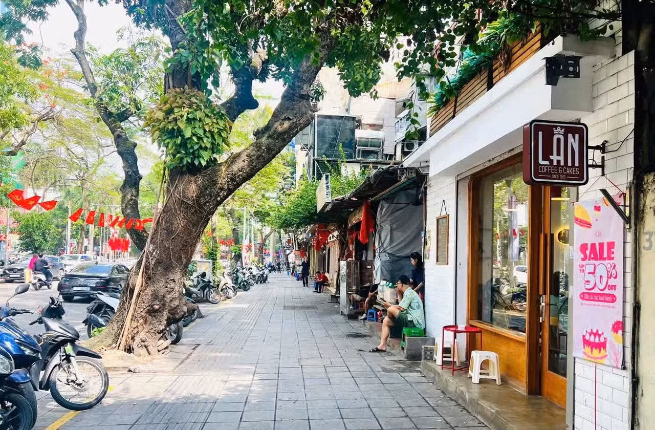 Hà Nội dự kiến cho thuê vỉa hè để kinh doanh tại phường Hoàn Kiếm, Cửa Nam
