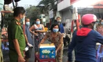 Dân Mả Lạng đem cả 'siêu thị' vào khu cách ly