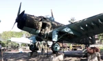 Mục kích quân đội tháo rời máy bay tại Huế chuyển về bảo tàng