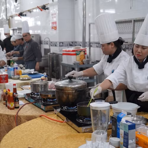 Đầu bếp quốc tế tranh tài cuộc thi đầu bếp vàng Hải Phòng