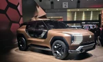 Mitsubishi hé lộ mẫu SUV hybrid mới dành cho gia đình