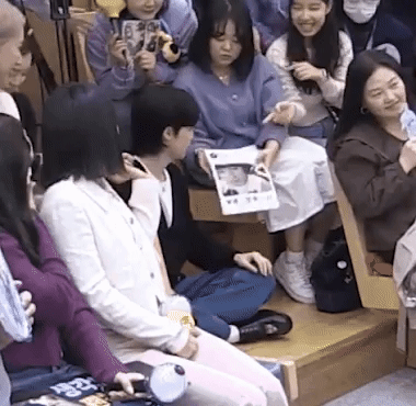 Bức ảnh không gì khác chính là tấm ảnh "quyến rũ" nằm về "quá khứ đen tối" muốn chôn giấu của Jimin. Bức ảnh không gì khác chính là tấm ảnh "quyến rũ" nằm về "quá khứ đen tối" muốn chôn giấu của Jimin.