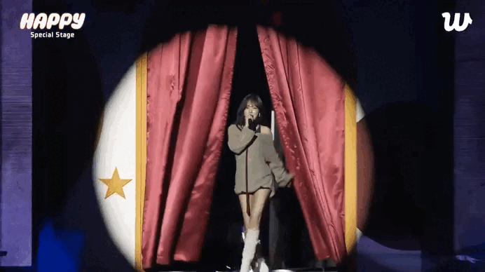 Wendy mang diện mạo đầy yêu kiều cùng giọng ca "ngọt lịm", bất ngờ vén màn trong tiếng reo hò của người hâm mộ. Wendy mang diện mạo đầy yêu kiều cùng giọng ca "ngọt lịm", bất ngờ vén màn trong tiếng reo hò của người hâm mộ.