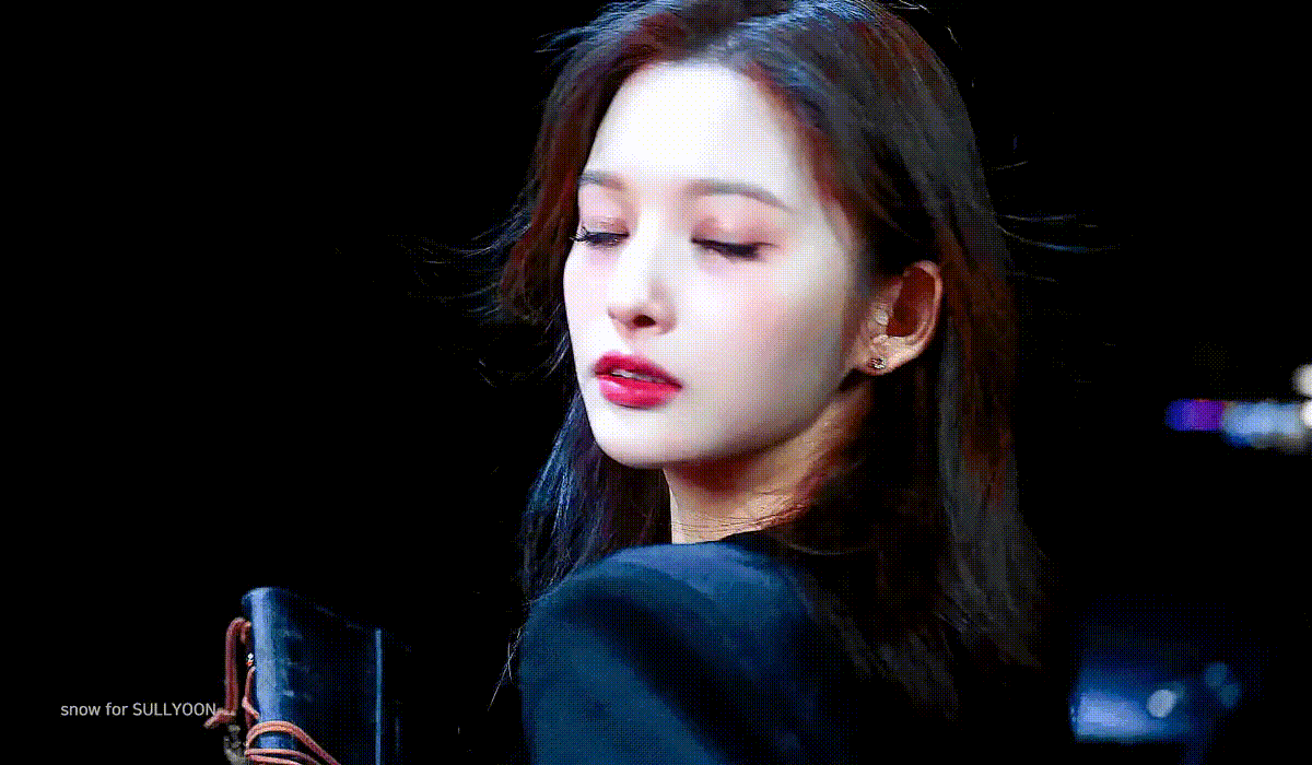 Trong đó, gương mặt xinh như búp bê của Sullyoon được cư dân mạng không ngớt lời khen ngợi. Trong đó, gương mặt xinh như búp bê của Sullyoon được cư dân mạng không ngớt lời khen ngợi.