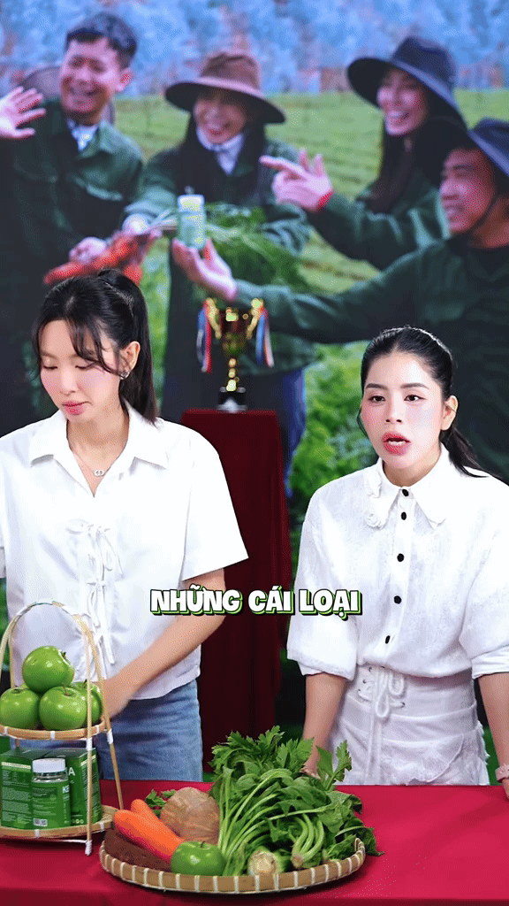 Thùy Tiên trong phiên livestream cùng Hằng Du Mục.