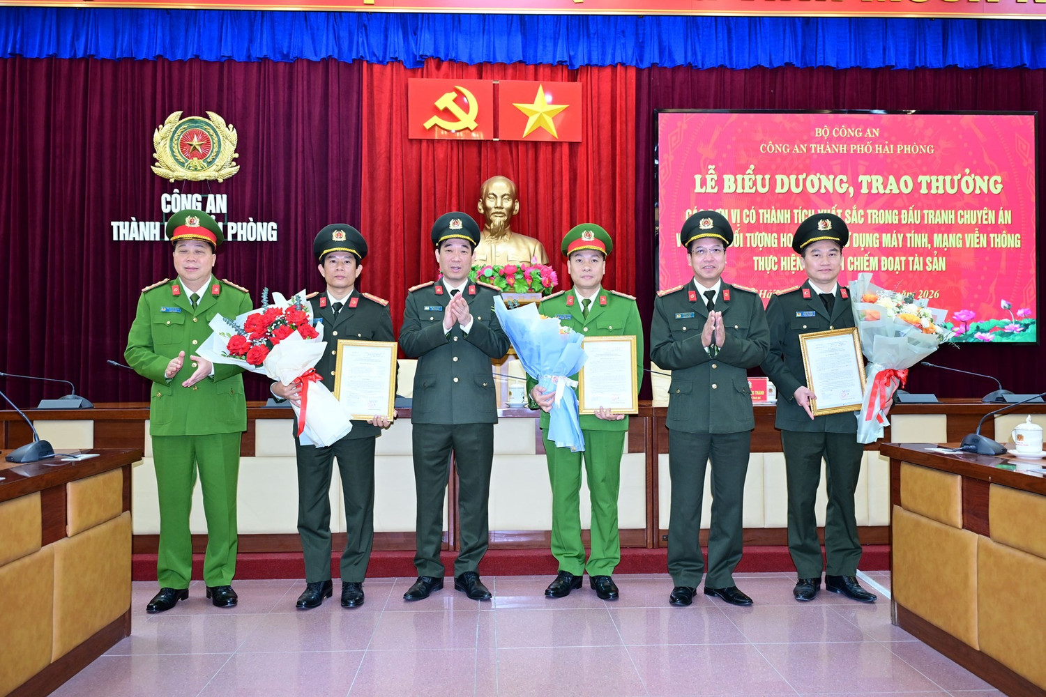 Hàng nghìn người rơi vào 'ma trận' của đường dây lừa đầu tư tiền ảo