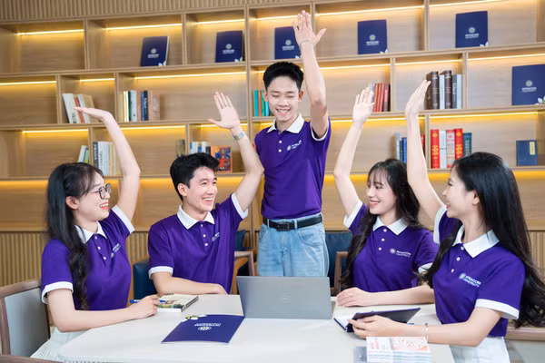 Định hình lại giáo dục đại học: Lời giải nào từ mô hình "Đại học doanh nghiệp" của Intracom Uni?