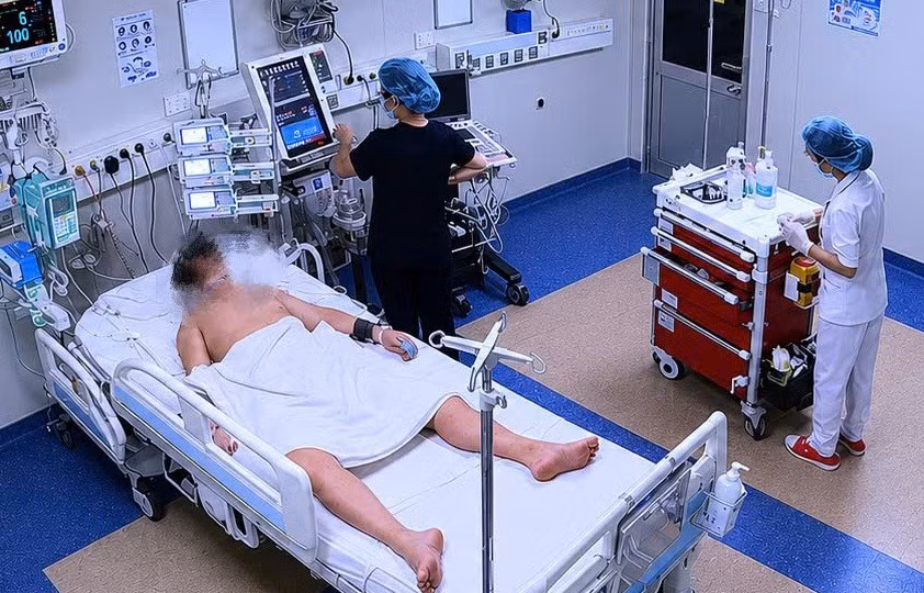 Cứu thiếu niên thoát 'cửa tử' vì nhiễm não mô cầu tối cấp