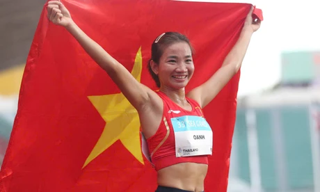 Những chia sẻ đầy cảm xúc của cô gái vàng Nguyễn Thị Oanh khi thiết lập kỷ lục 15 HCV SEA Games