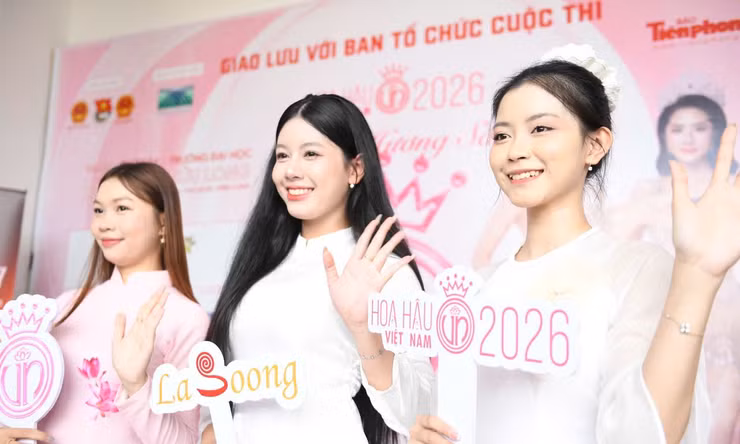 Nữ sinh cao gần 1,8 m tự tin đăng ký Hoa hậu Việt Nam 2026