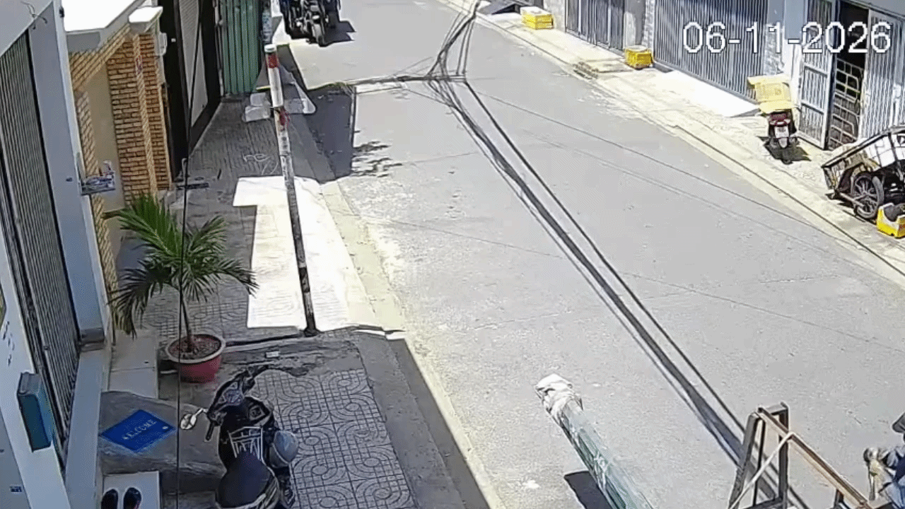 Clip: Xe ba gác quay đầu ẩu gây họa cho xe máy