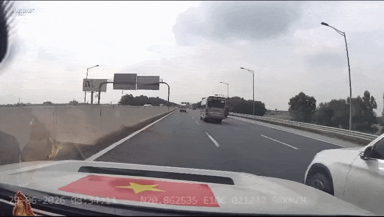 Kết luận vụ xe Mercedes chuyển làn ẩu gây tai nạn liên hoàn trên cao tốc