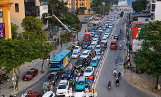 Cận cảnh đường Nguyễn Hoàng Tôn nối Vành đai 3 trước thời điểm mở rộng