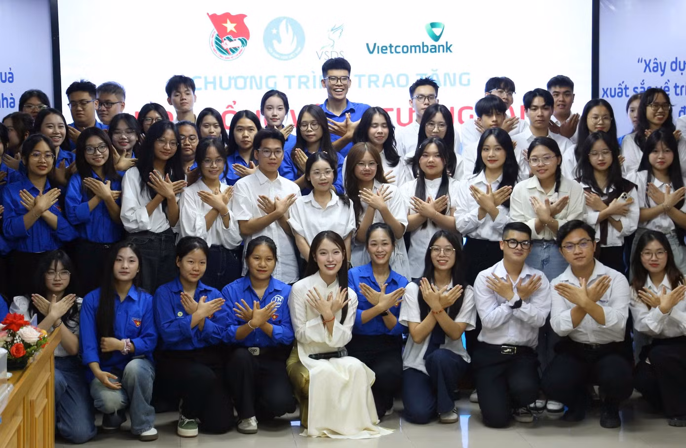 z7045802015475-063dadd9cd7358de524b6bab492b0b5c.jpg