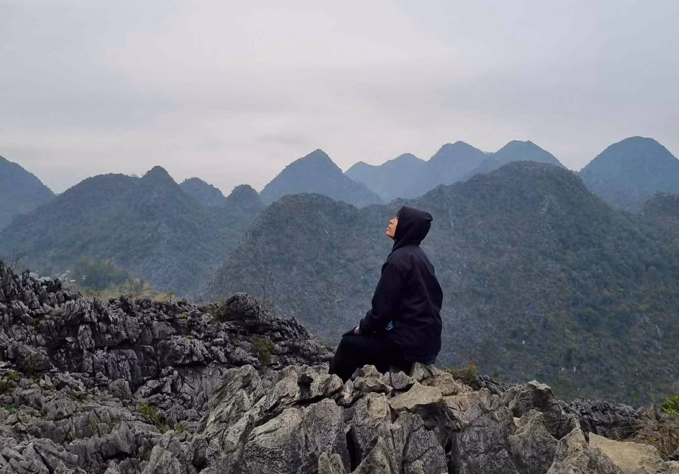 du-phai-giao-tiep-hang-ngay-huy-van-thay-co-don-vi-khong-the-chia-se-voi-ai.jpg