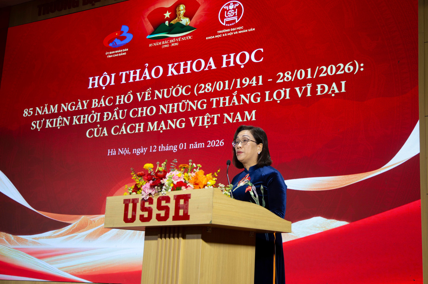 Bà Đinh Thị Mai, Phó trưởng Ban Tuyên giáo và Dân vận Trung ương phát biểu tại hội thảo