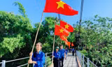 Tuổi trẻ yêu Tổ quốc bằng tuyến đường phủ đỏ, hành động xanh