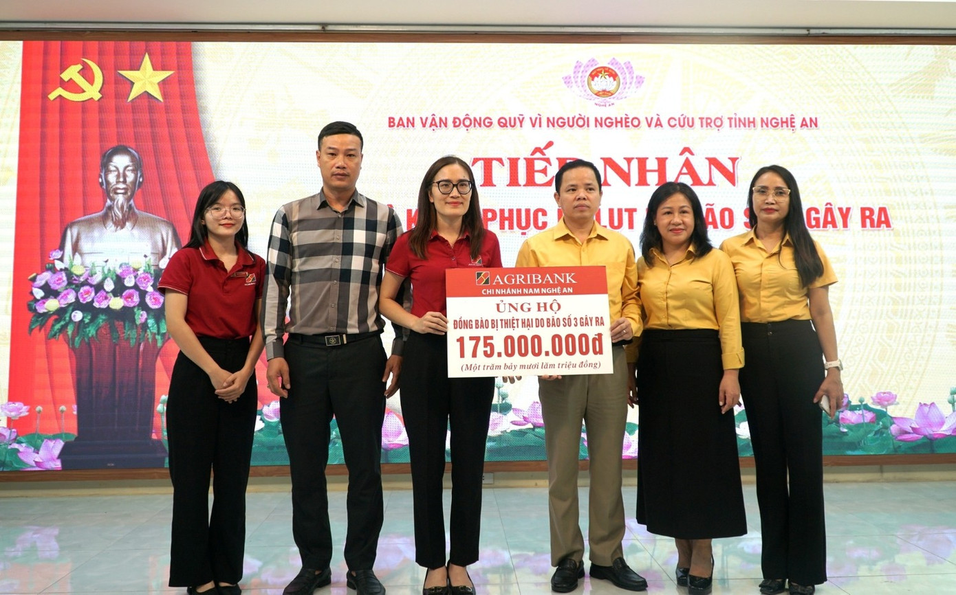anh-5-agribank-cn-nam-nghe-an-ung-ho-175-trieu-dong.jpg