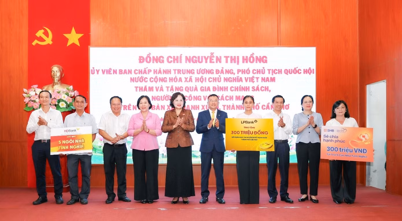 anh-2-lpbank-quy-den-on-dap-nghiax.jpg