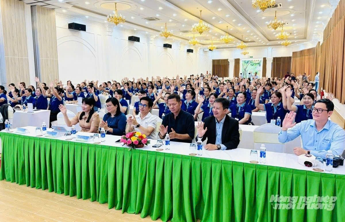 quang-canh-hoi-thao-nang-buoc-phu-nu-nong-thon-viet-do-syngenta-viet-nam-to-chuc-tai-can-tho-thu-hut-140-nu-nong-dan-tieu-bieu-khu-vuc-dbscl.jpg