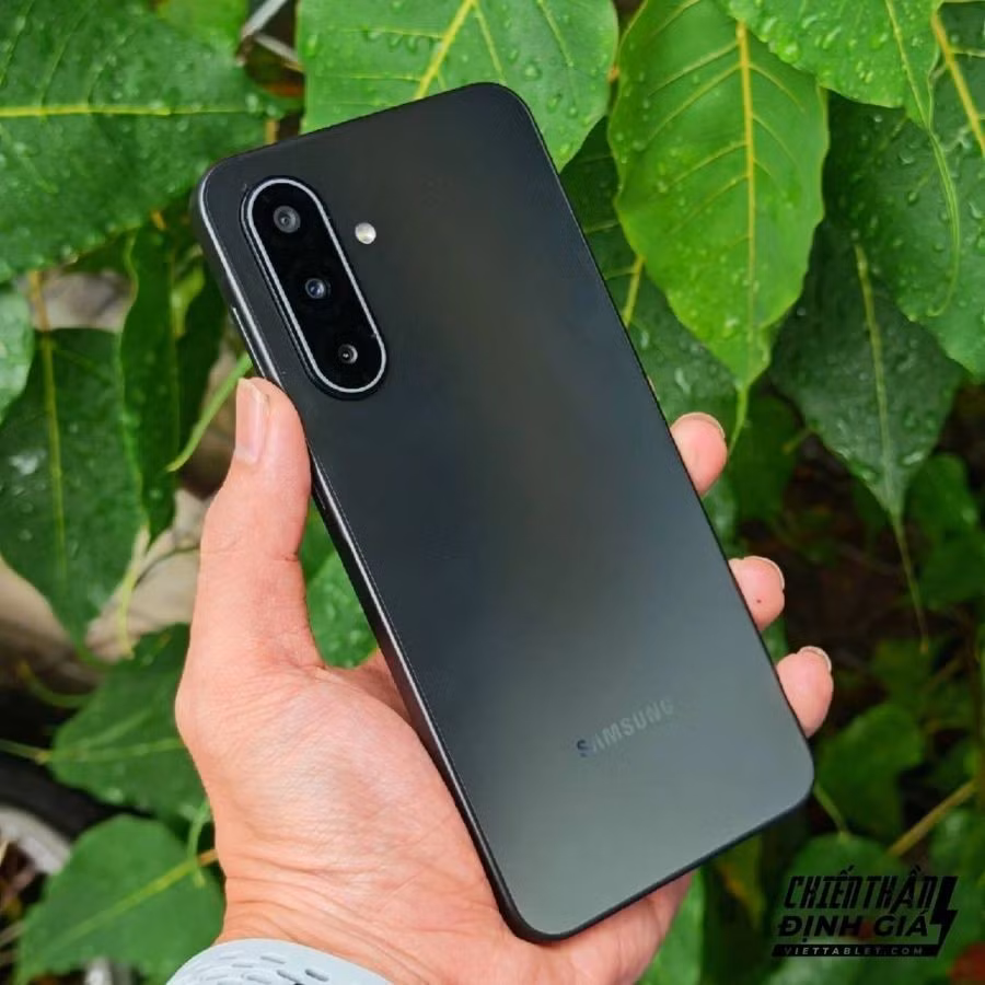 redmi-note-hay-galaxy-a-1.jpg
