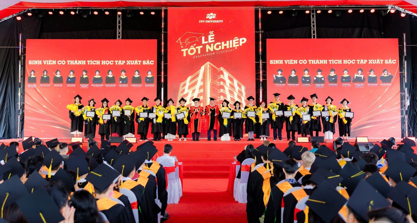 Trường Đại học FPT phân hiệu Cần Thơ tổ chức lễ tốt nghiệp cho gần 1300 tân cử nhân. anh-4-dh-fpt.jpg