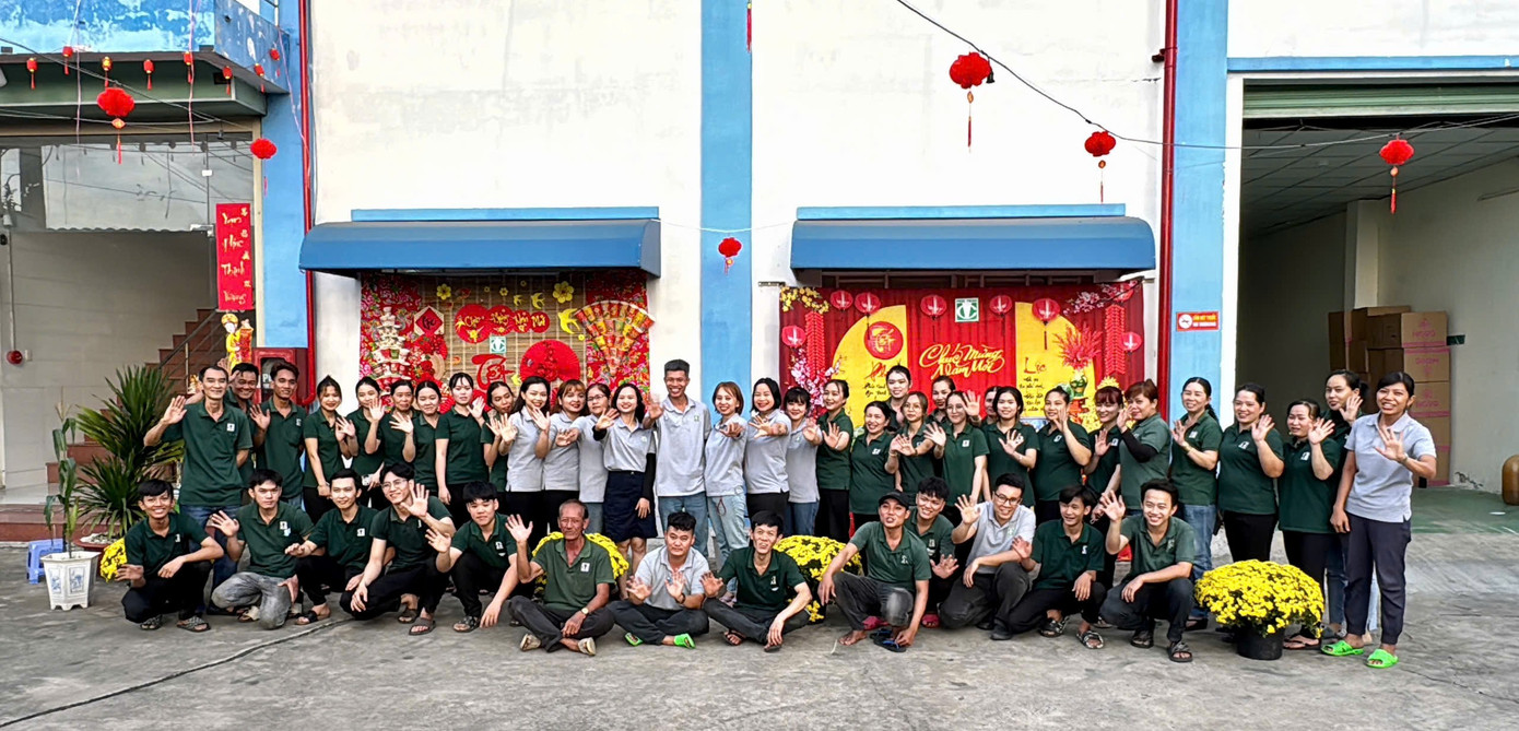 Tập thể nhân sự công ty TNHH bao bì Phúc Thịnh. image003-1102.jpg