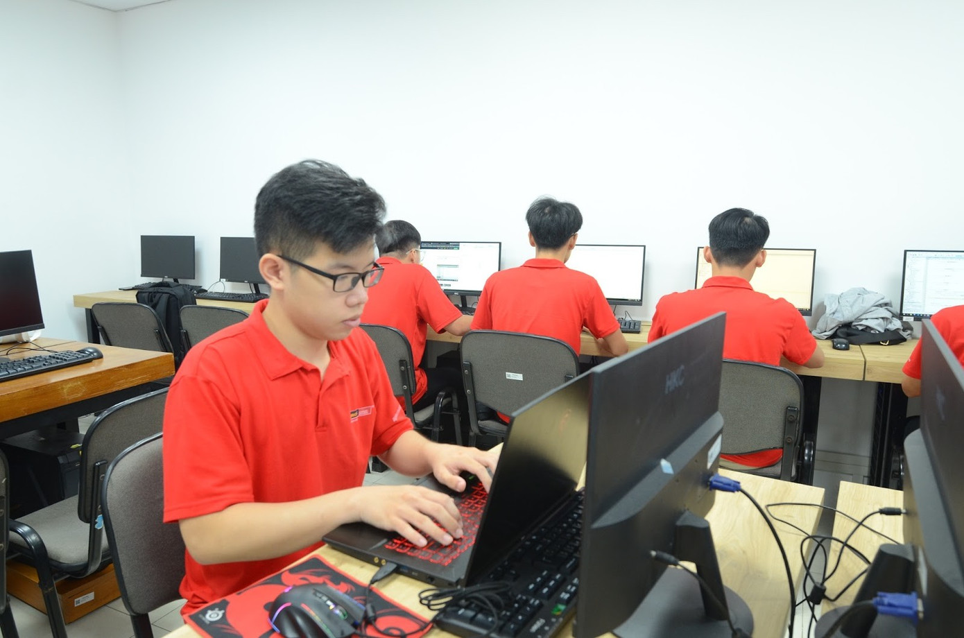 Une classe d'étudiants au campus Aptech 19 Le Thanh Nghi image005-418.jpg