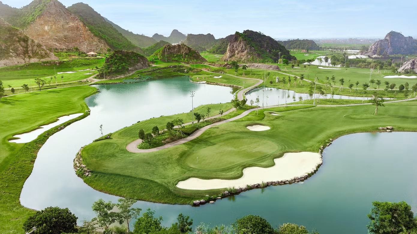 01-canyon-course-ninh-binh.jpg