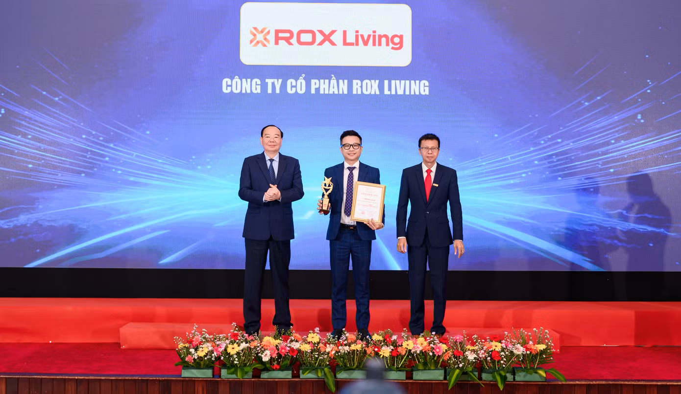 rlv-nhan-giai-top-10-th-bds-uy-tin1.jpg