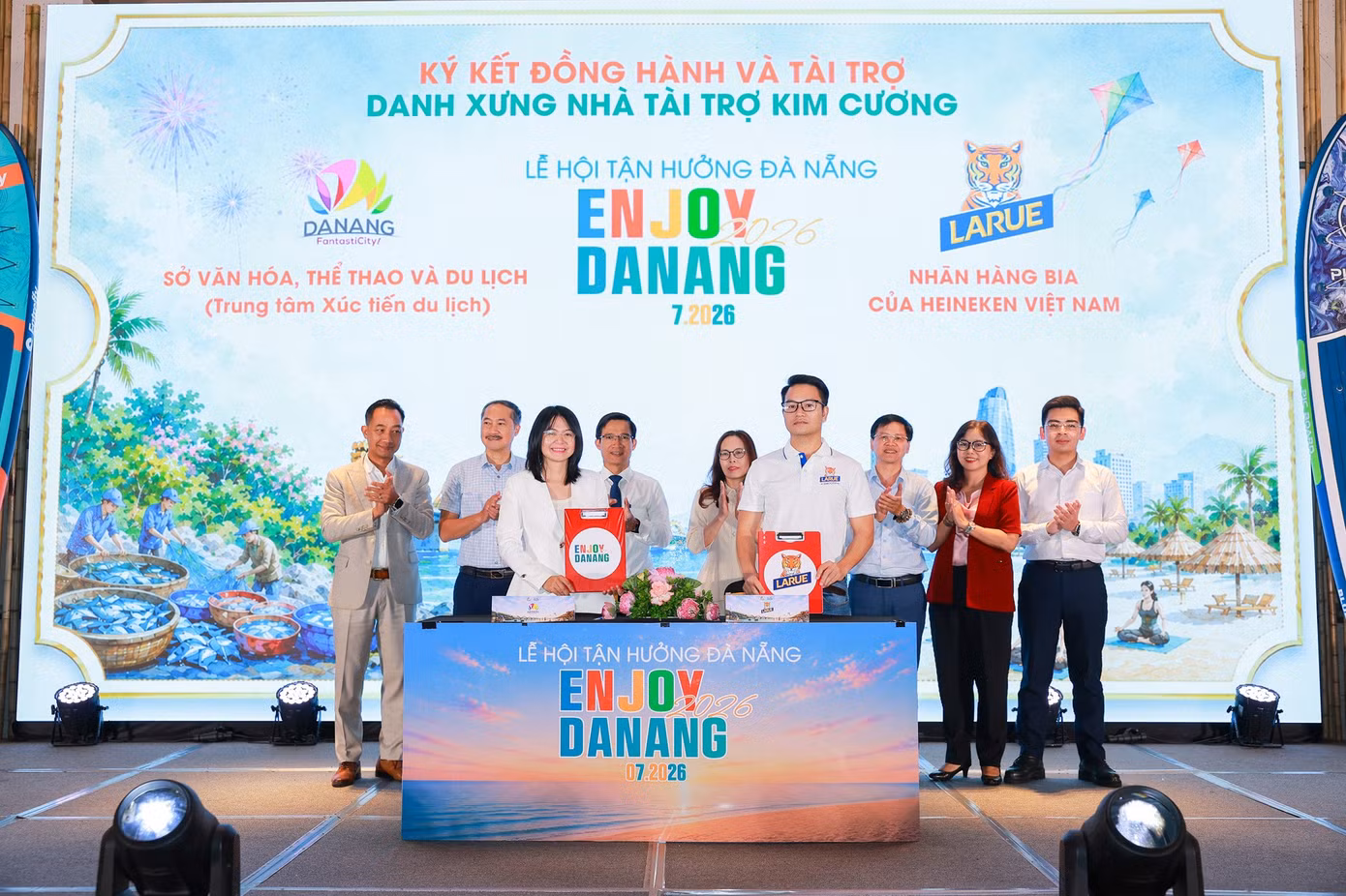 heineken-viet-nam-bia-larue-la-nha-dong-hanh-chien-luoc-cua-le-hoi-tan-huong-da-nang-2026-1-1-2.jpg