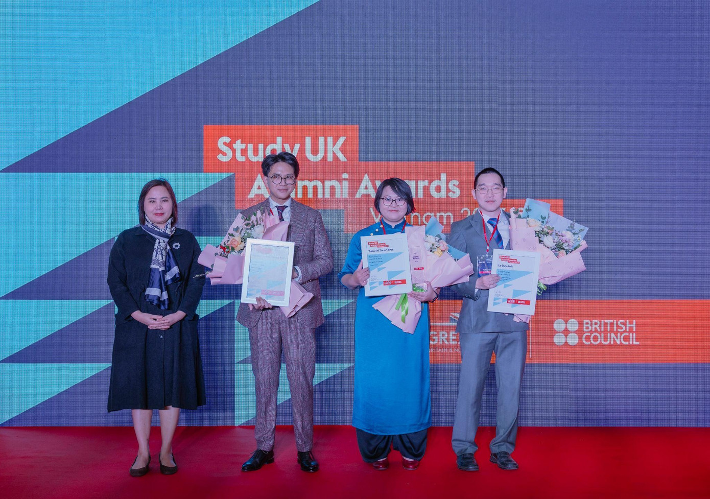 Trieu Thi Thanh Truc បានទទួលពានរង្វាន់ Champion of Study UK Alumni Awards 2024 image001-6389.jpg